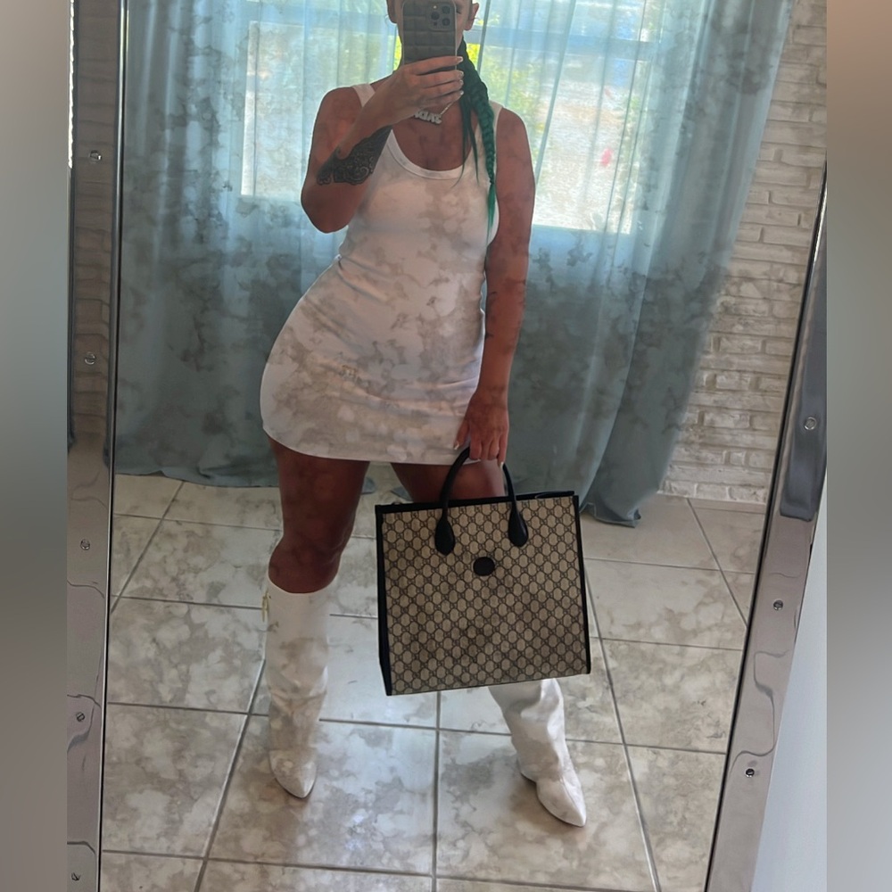Fashion Nova Chic White Boots worn at EXXXOTICA MIA - Picture 5 of 5